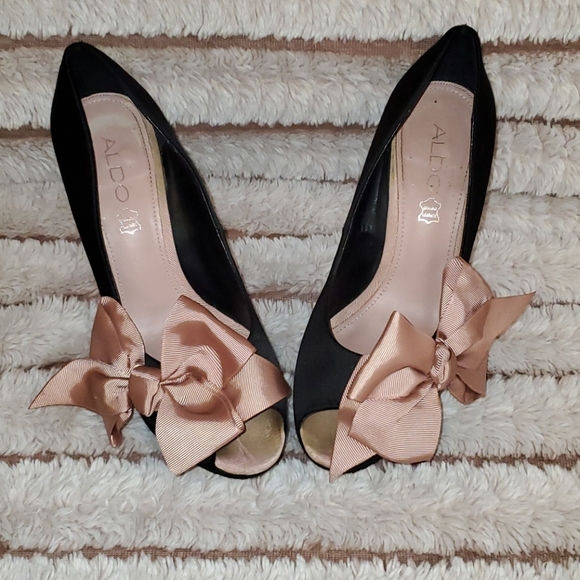 Black heels 👠🖤🎀 - Picture 4 of 7